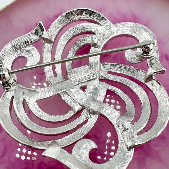 Vintage Monet Swirl Filigree Brooch Textured Elegance Glamour Timeless Retro - Picture 6 of 7